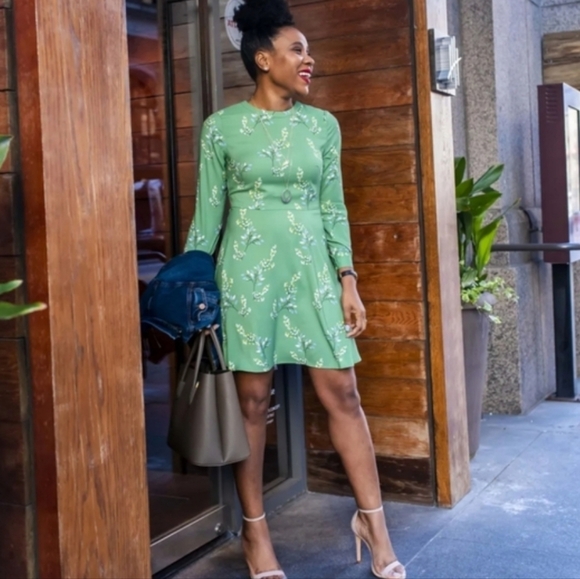 LOFT Ann Taylor Green Spring Print Fit and Flare Long Bell Sleeve Dress Sz 10 - Picture 1 of 11